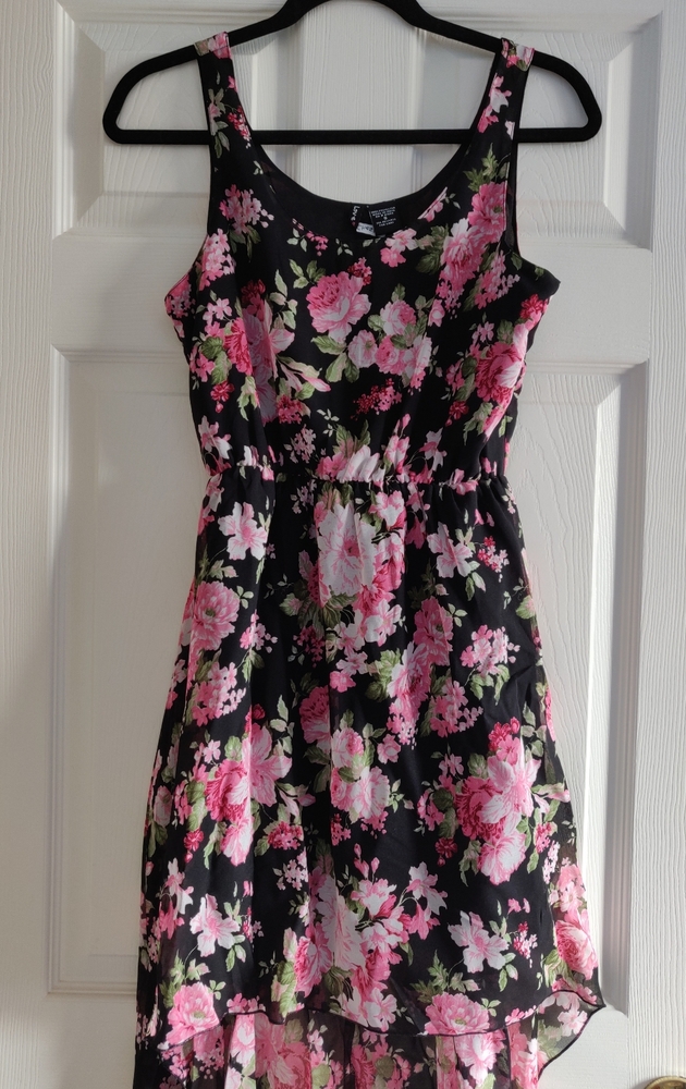 (4) Floral Chiffon Dresses & Blouse Bundle